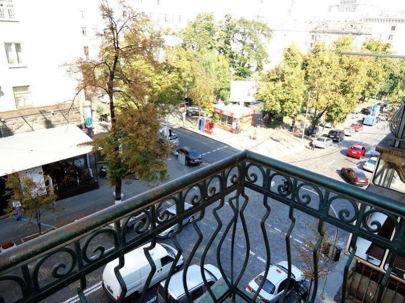Hostel Kreshatik Kijev Kültér fotó